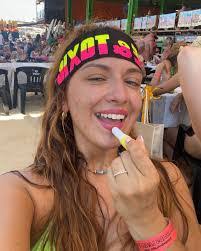 Ashley Easton's Instagram, Twitter & Facebook