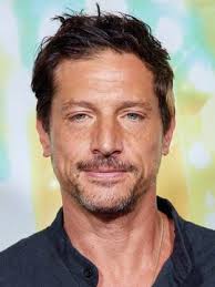 Simon Rex