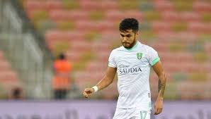 رسميا باولو دياز يغيب عن مباراة النصر سعودي 360 تلقى اللاعب التشيلي باولو دياز لاعب نادي الاهلي السعودي بطاقة صفراء في Mens Tshirts Mens Tops Men Casual