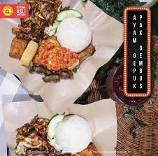 Siapa sih yang nggak tahu ayam gepuk pak gembus? Ayam Gepuk Pak Gembus Serdang Home Facebook