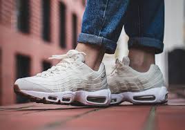 Nike Wmns Air Max 95 Light Bone Sail Gum 307960 103 Sneakernews Com In 2020 Nike Air Max 90 Mens Nike Air Max Nike Air Max 95