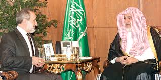 وأضاف وزير الشؤون الإسلامية (وفقًا لقناة الإخبارية) أنَّ مشايخ المملكة أجازوا إيقاف مكبّرات الصوت في المساجد. ÙˆØ²ÙŠØ± Ø§Ù„Ø´Ø¤ÙˆÙ† Ø§Ù„Ø¥Ø³Ù„Ø§Ù…ÙŠØ© ÙŠØ³ØªÙ‚Ø¨Ù„ ÙˆÙØ¯ Ø±Ø¦Ø§Ø³Ø© Ø§Ù„Ø´Ø¤ÙˆÙ† Ø§Ù„Ø¯ÙŠÙ†ÙŠØ© Ø§Ù„ØªØ±ÙƒÙŠ