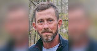 Diana Magee's Instagram, Twitter & Facebook