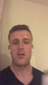 There are 4 calories per gram of protein., Protein provides the building  blocks for muscle mass and will help you to recover and grow from training,  This also helps keep our muscle when we diet , and ...