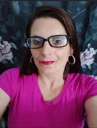 Lori Horvath's Instagram, Twitter & Facebook