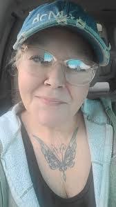 Anne Wille's Instagram, Twitter & Facebook