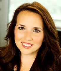 Shelly Lawyer's Instagram, Twitter & Facebook