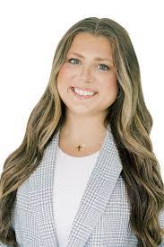 Kendra Ryder's Instagram, Twitter & Facebook