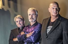 Snijders publiceert vanaf 2003 zijn zkv's (zeer korte verhalen). Rocktrio Triggerfinger Je Komt Het Podium Op Kaboem Fijn Trouw