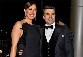 Sem contar que se conheciam bem antes em muitos musicais, hora quando claudia estrelava um e hora quando jarbas era a estrela de outro.com muitas viagens juntos na estrada seja. Claudia Raia Curte Noite Black Tie Ao Lado Do Namorado Jarbas Homem De Melo Ofuxico