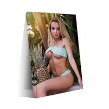 Emma Kotos Model Art Sexy Poster Room Poster1Wall Poster Art Canvas Print  Living Room Office Bedroom Aesthetic Poster12x18inch(30x45cm) Frame-style :  Amazon.ca: Home