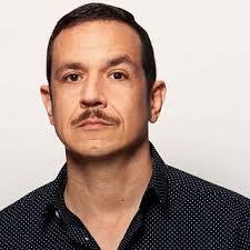 Luis Luque, en el teatro se siente vivo