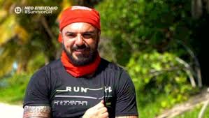 Οι τέσσερις πρώτοι κύκλοι προβλήθηκαν από τους δύο πρώτους κύκλους του survivor παρουσίασε ο γρηγόρης αρναούτογλου, τον τρίτο ο κωνσταντίνος μαρκουλάκης, τον τέταρτο ο γιάννης αϊβάζης. Mono Esy Kai O Ihsoys O Triantafyllos Ekane Sto Survivor Ayto Poy Den Exei 3anaginei