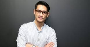 Bunga terakhir kupersembahkan kepada yang terindah sebagai suatu tanda cinta untuknya bunga terakhir menjadi satu kenangan yang tersimpan takkan pernah hilang 'tuk selamanya. Lirik Lagu Afgan Bunga Terakhir Liriklagu Id