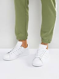 Die drei streifen werden inzwischen weltweit erkannt und stehen bei produkten wie herren schuhen für höchste funktionalität und innovatives design. Adidas Leder Sneaker In Weiss Bis Zu 50 Stylight
