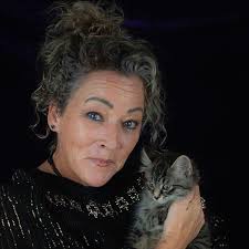 Unapologetic: Shedding Inauthenticity To Become Uniquely You eBook :  Ashwin, Tarsh, Polglase, Amanda, Scalisi, Claudia , Burgess, Helen, Bengs  Keller, Nadine, Brown, Natali, Wild, Naomi , Wolfenden, Odelle, Maude,  Jassie, Hockings, Penny,