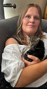 I have a cat bed if any rescues need it. Happy for a cat in need to have  it. Xxx