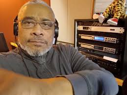 I fell again in the middle of the night. I sat for hours before calling for  help. I hate living alone. 😢