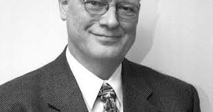 Holan to retire after 17 years