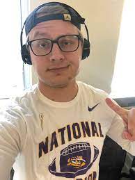 Joey On Twitter Uh Oh Backwards Hat Casual Friday Guy