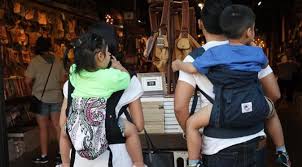 Untuk orang tua dirumah anak autisme cenderung tidak, kata gayatri. Dian Sastro Gendong Anak Keliling San Francisco Showbiz Liputan6 Com