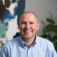 600+ profilů „Raisor“