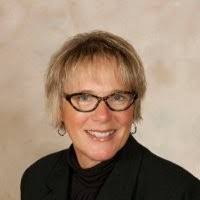 Kari Howe's Instagram, Twitter & Facebook