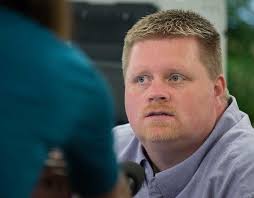 In Kentucky, a clerk disrupts an unspoken agreement