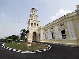 Sultan sir abu bakar ibni almarhum temenggong seri maharaja tun daeng ibrahim gcmg kcsi was the temenggong of johor. Sultan Abu Bakar State Mosque Masjid Negeri Sultan Abu Bakar Johor Kaki Travels For Food