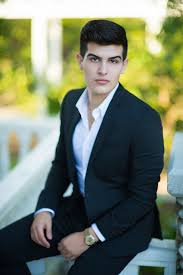 Adriel Favela un año cargado de triunfos