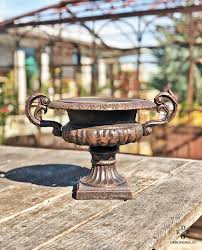 Wundervolle Kleine Amphore Vase In Massiver Ausfuhrung Aus Gusseisen Im Vintage Look Der Wie Patina Wirkt Fur Den Innenbereich Oder Amphore Vase Gusseisen