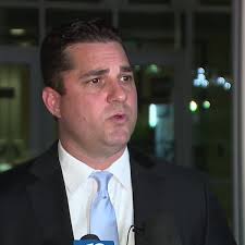 Officials: Las Vegas journalist dies in stabbing outside home