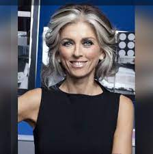 Pin By Ernestina Contreras On Peinados Gray Hair Highlights Long Gray Hair Silver White Hair