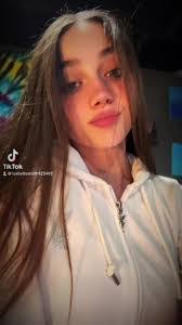 Isabella Cleveland's Instagram, Twitter & Facebook