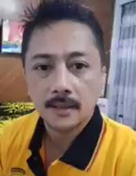 Viral video bapak bapak lihai menari di tiktok ternyata pernah juara lomba dance tribunnews com mobile. Jarang Mandi Resep Ganteng Maksimal Ala Kang Ovix