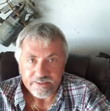 New year = new skills. Why not learn how to identify oak trees in winter?  In eastern North America, oaks can be divided into a few groups including  the red and white