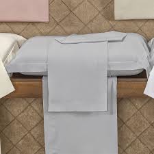 O lençol de baixo, normalmente com elástico, deve ser envelopado ao seu colchão. Jogo De Cama Casal Lencol 3 Pecas Percal 200 Fios Aquarela Cinza To Decorando Decorando Seu Lar