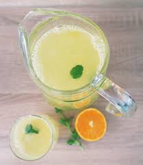 Selbstgemachte limonade ist nicht nur ein hingucker auf festen, sondern gerade an heißen sommertagen eine köstliche alternative zu ganz ohne süße geht es beim limonade machen nicht. Lecker Figurfreundlich Orangen Zitronen Limonade Selber Machen