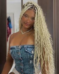 Mirella Santana - Influenciadora Ousada do TikTok