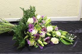 Gerbe A La Main Deuil Realisee Par Les Cap Adultes En 1 An Janvier 2019 Cfa Blagnac France Fleuriste Arrangements Floraux Cfa