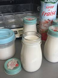 Yaourt A Boire A La Fraise Yop En 2020 Yaourt A Boire Yaourts A Boire Recette Yaourt Maison