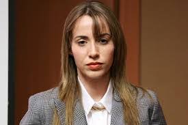 Mariana Schreiber's Instagram, Twitter & Facebook