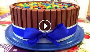 Kitkat Torte Mit Smarties M Ms Ganz Leicht Selber Machen Der Leckerste Kuchen Fur Einen Geb Kitkat Torte Torten Selber Backen Geburtstag Torte Selber Machen