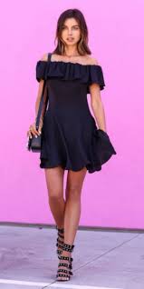 30 Cute Black Dress Outfits How To Wear A Black Dress Zapatos Para Vestidos Cortos Vestidos De Noche Negros Vestidos De Mujer