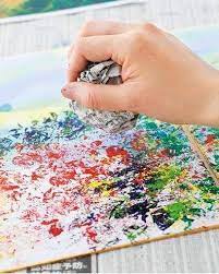 色紙と丸めた新聞紙で作る 紅葉の屏風 高齢者介護をサポートするレクリエーション情報誌 レクリエ 紅葉 工作 子供向けクラフト 秋のクラフト 子供