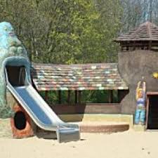 The britzer garten is a large park in the south of berlin, named after britz, a neighborhood of the borough of neukölln. Spielen Im Britzer Garten In Berlin Mamilade Ausflugsziele