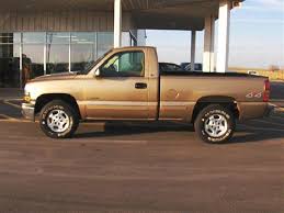 I bought the 1999 chevy silverado 2wd new as it was the truck of the year in 1999. 1999 Chevrolet Silverado 1500 13 Photos Informations Articles Bestcarmag Com