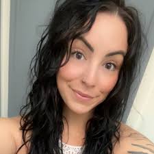 Valerie Valente's Instagram, Twitter & Facebook