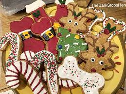 Thank You To Thebarkstopshere Beautiful Christmas Dog Treats Decorated With K9cakery S Dog Treat Christmas Dog Treats Homemade Dog Treats Homemade Pet Treats