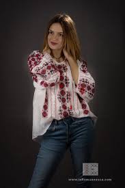 « romania, te iubesc » este un program marca stirile protv. Stunning Hand Embroidered Romanian Blouse Ie Romaneasca Brodata Manual Blouses Uk Traditional Outfits Blouse Roumaine